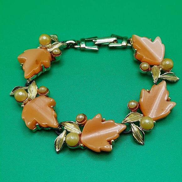 Vintage Orange Moonglow Lucite Leaf Bracelet, Gold Tone, 7 1/4 In, 1950s - Picture 2 of 10